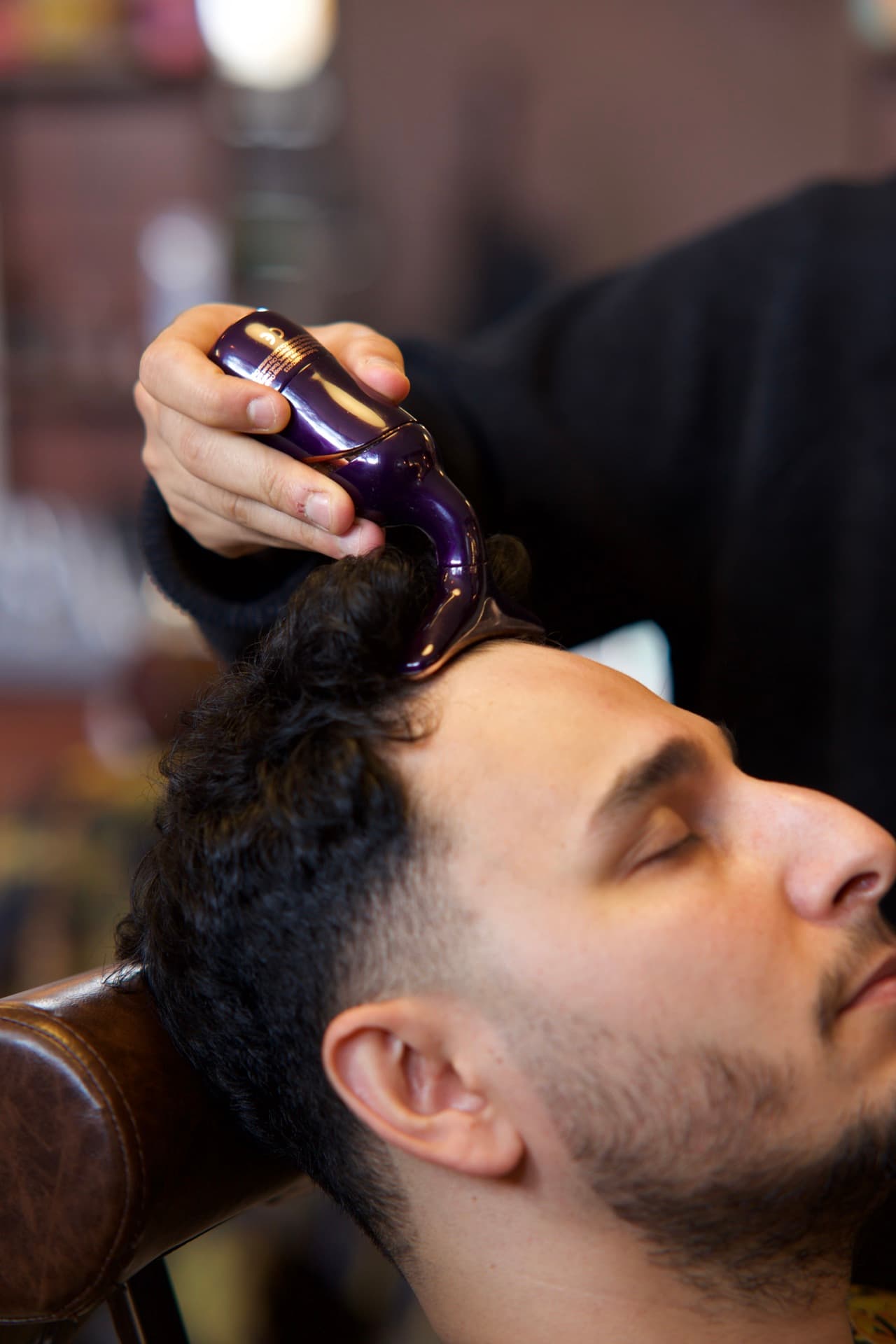 Vibrační masáž obličeje — JZP Barbershop Praha
