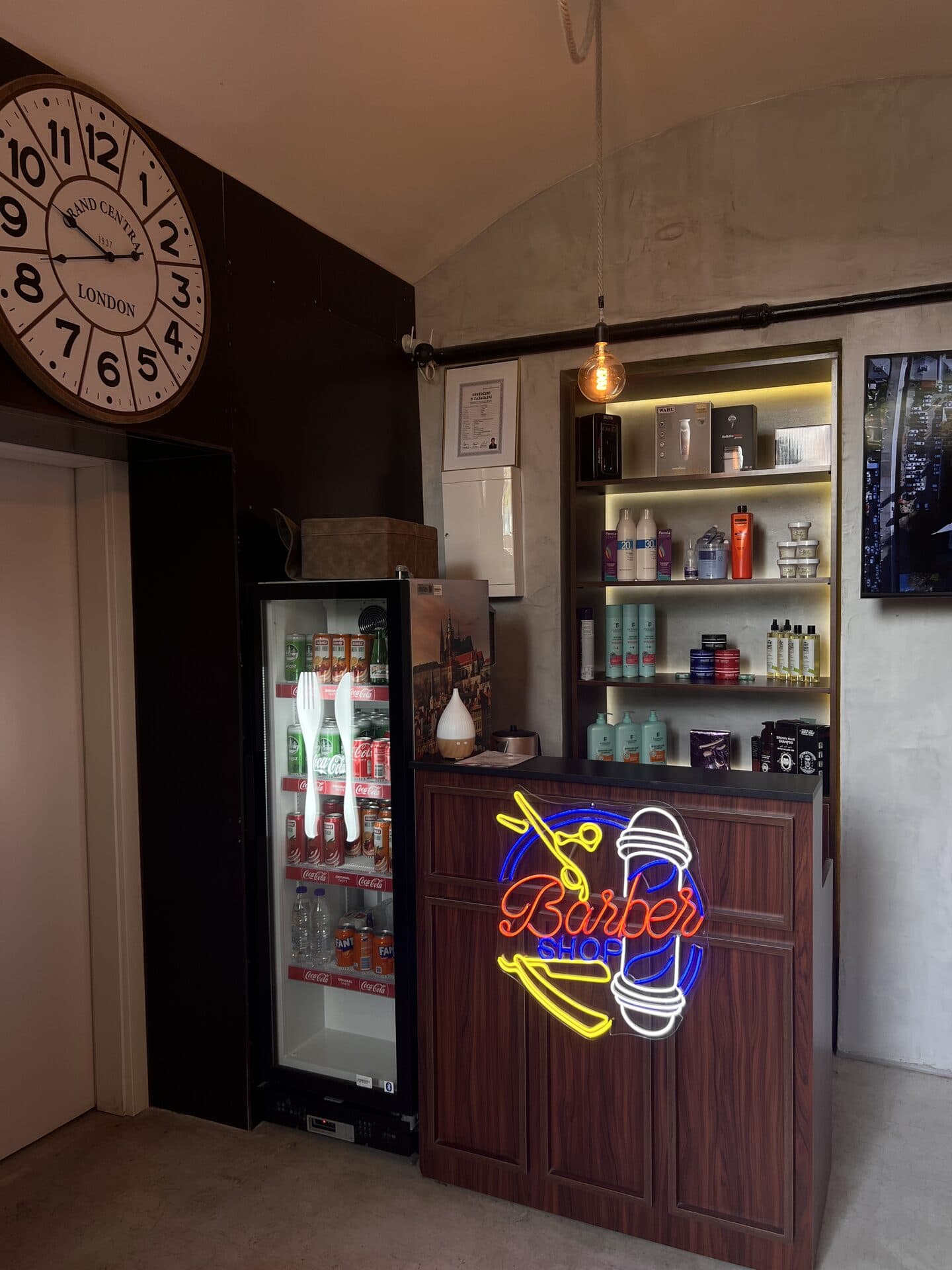 Interiér JZP Barbershop Praha